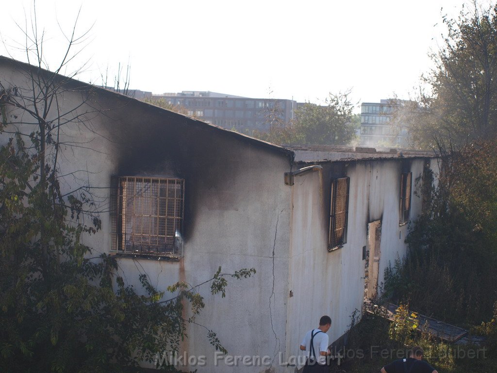 Feuer Koeln Ossendorf Butzweiler Hof neben IKEA P418.JPG